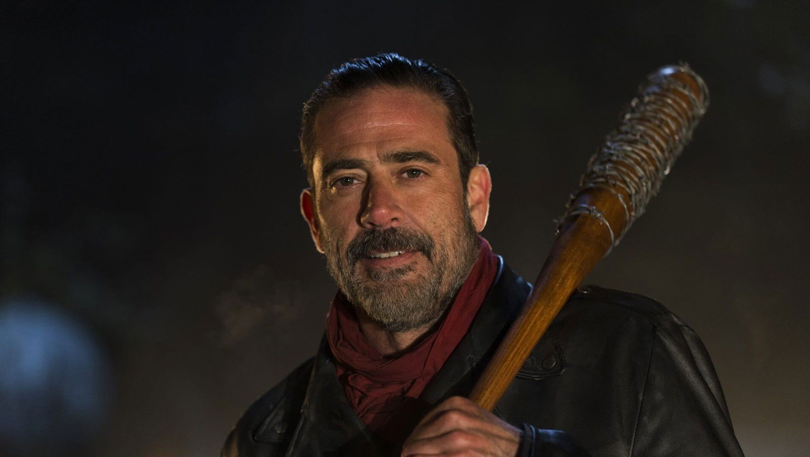 Jeffery Dean Morgan as Negan holding Lucielle in The Walking Dead