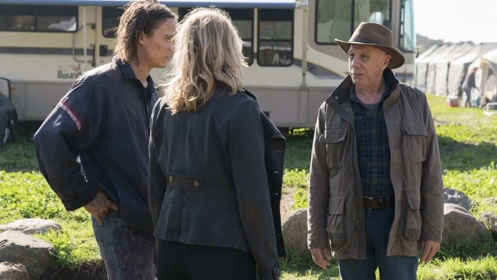 Kim Dickens as Madison Clark, Frank Dillane as Nick Clark, Dayton Callie as Jeremiah Otto - Fear the Walking Dead