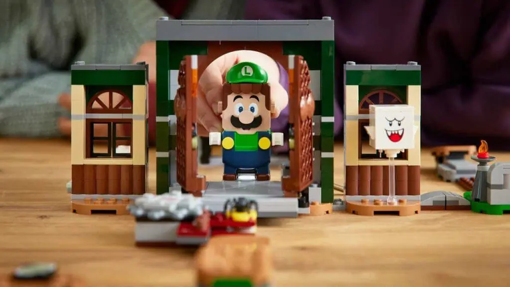 Luigi's Mansion LEGO Set