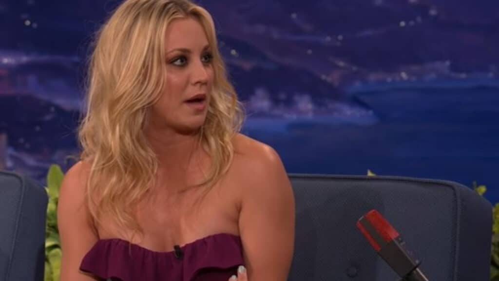 pregnant-kaley-cuoco-shows-off-her-growing-baby-bump-as-she-films-her-upcoming-comedic-thriller-series-based-on-a-true-story