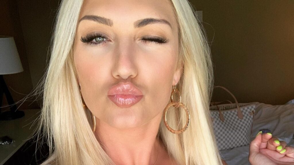 Brooke Hogan close up