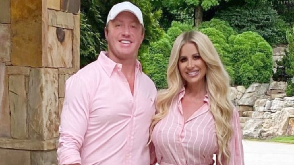 Kim Zolciak and Kroy Biermann pose together