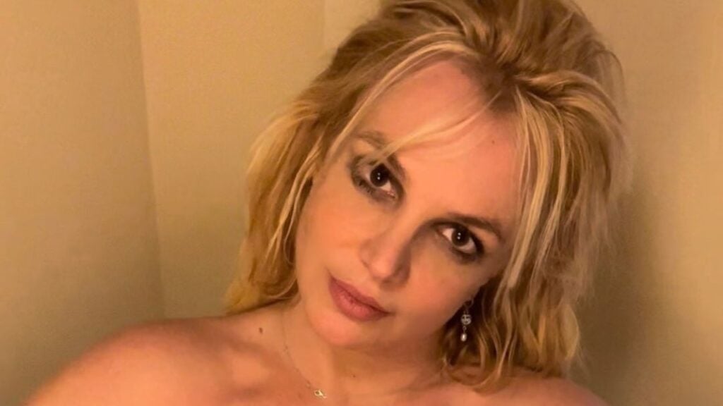 Britney Spears shares selfie from Mexico