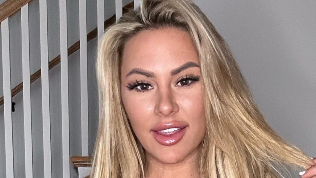 Kindly Myers close up