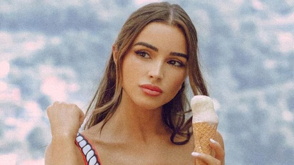 Olivia Culpo enjoys ice cream in summer dress