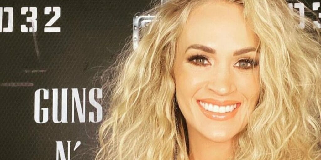 Carrie Underwood smiling