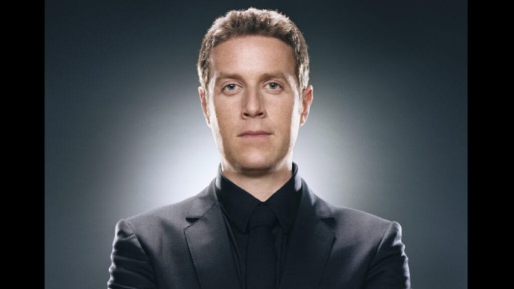 Geoff Keighley posing