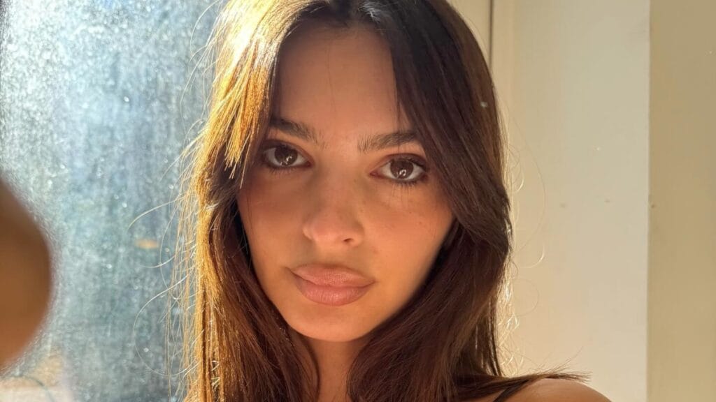 Emily Ratajkowski close up