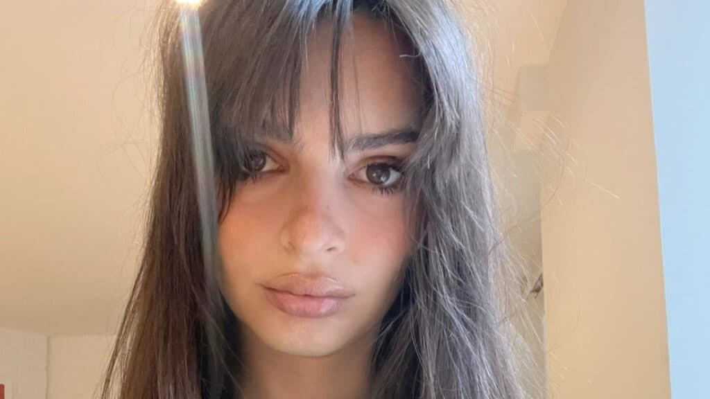 Emily Ratajkowski close up