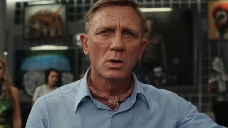 Daniel Craig in Glass Onion: A Knives Out Mystery