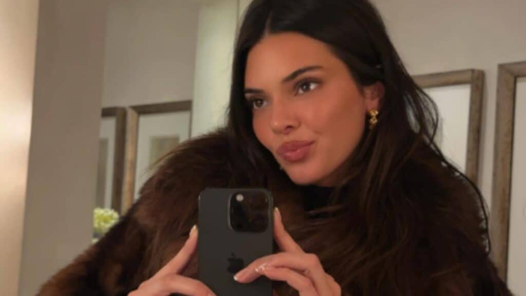 Kendall Jenner poses for selfie