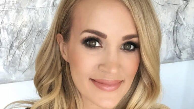 Carrie Underwood smiling