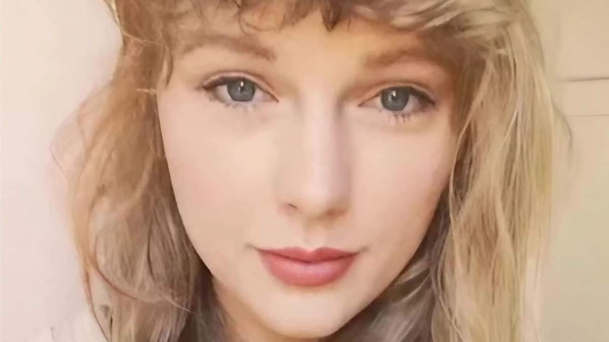 Taylor Swift Fans Freak Over Creepy Shadow Figure at Concert as