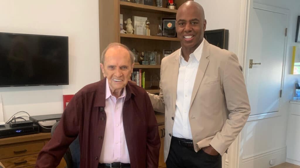 Bob Newhart poses with Kevin Frazier