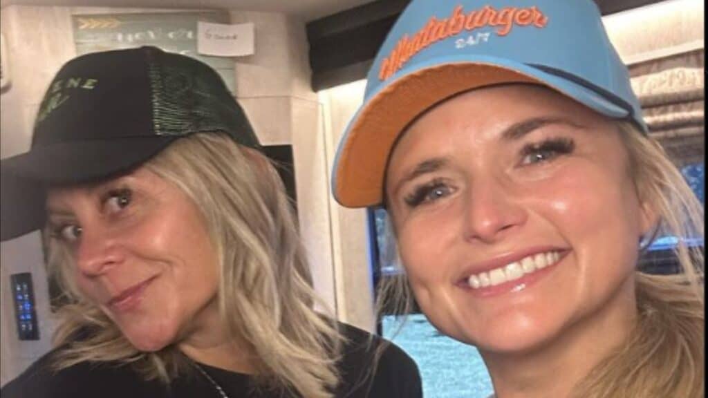 Miranda Lambert celebrates being Texan with her trip