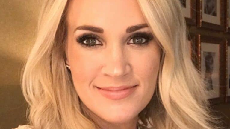 Carrie Underwood smiling