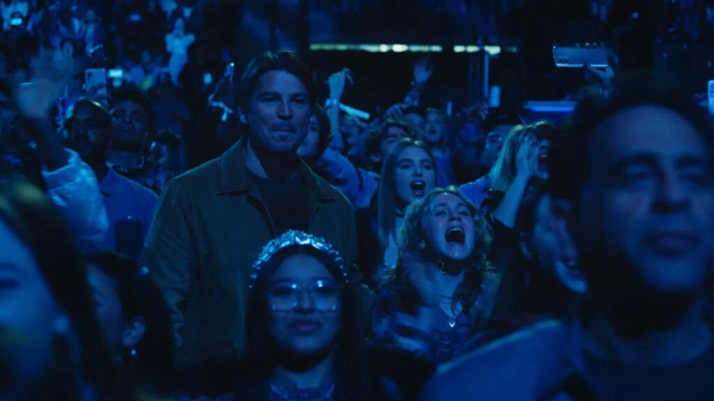 Josh Hartnett and Ariel Donoghue in Trap