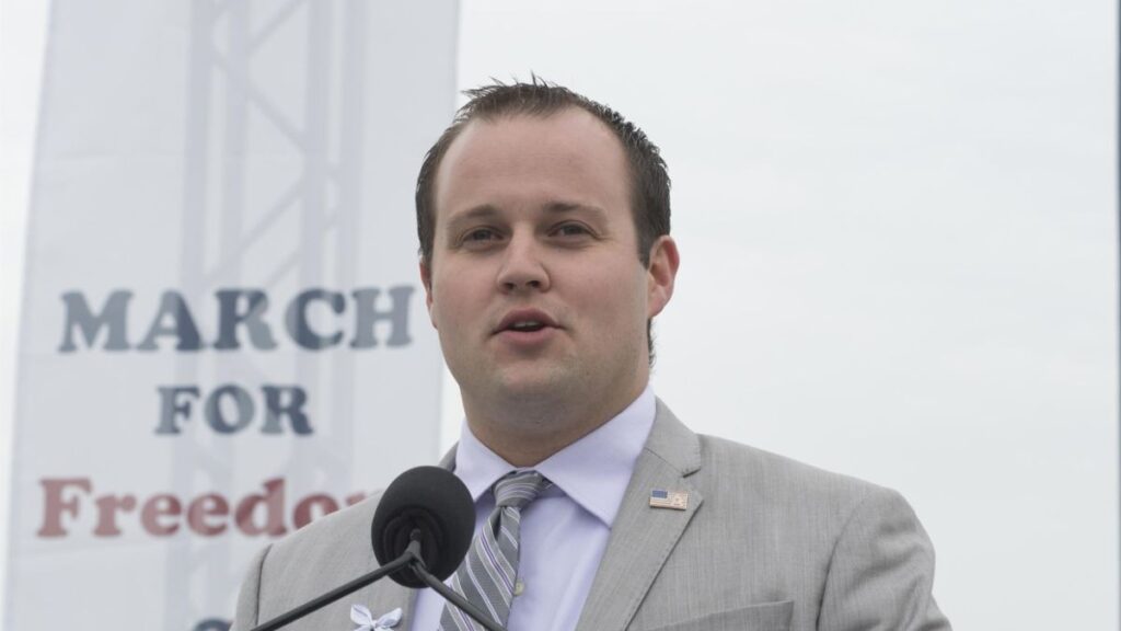 Josh Duggar Relocated to Prison 'Honors Dorm' With 'Flowers & Microwave': 'Special Privileges'