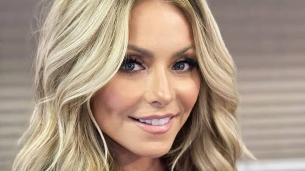 Kelly Ripa poses close up