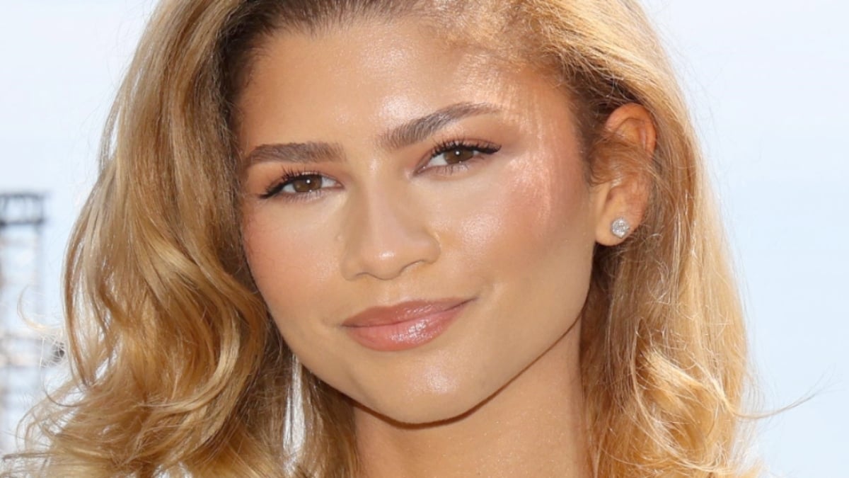 Zendaya 'Hiding Pregnancy' In Minuscule Minidress And Heels