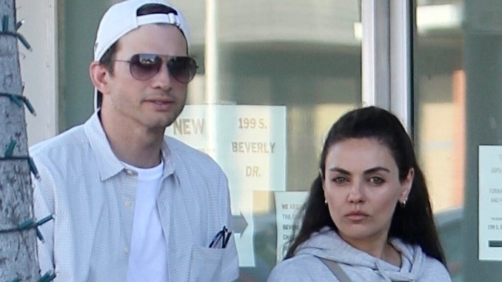 Ashton Kutcher and Mila Kunis were seen stepping out for dinner with friends at Matu restaurant in Beverly Hills.