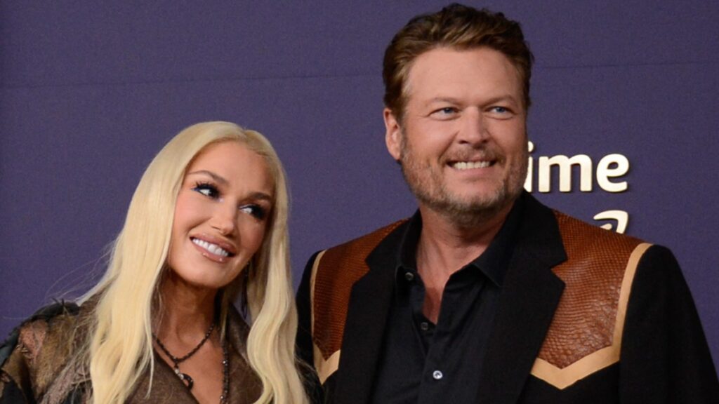 Gwen Stefani and Blake Shelton smiling