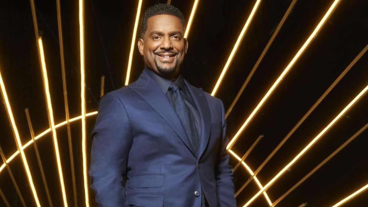 Injured Alfonso Ribeiro Ditches Wheelchair at LAX Before ‘DWTS’ 500th Episode