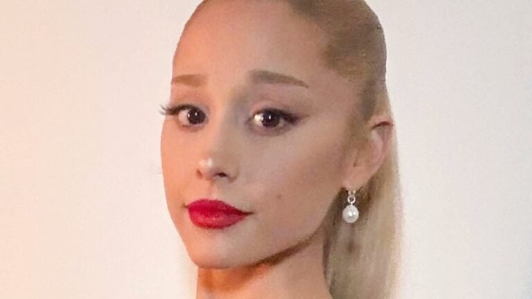 Ariana Grande close up