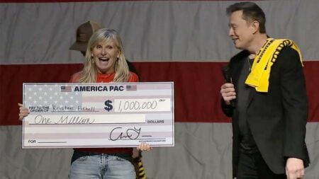 Elon Musk gives away $1,000,000 at rally