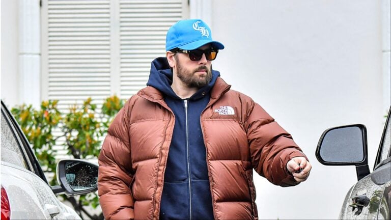 Scott Disick seen shopping for jewelry