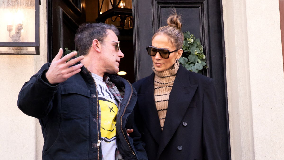 Jennifer Lopez Continues ‘Unhealthy’ Obsession with Ben Affleck Despite Divorce: ‘She’s Going to Wild Extremes to Keep Tabs on Him’