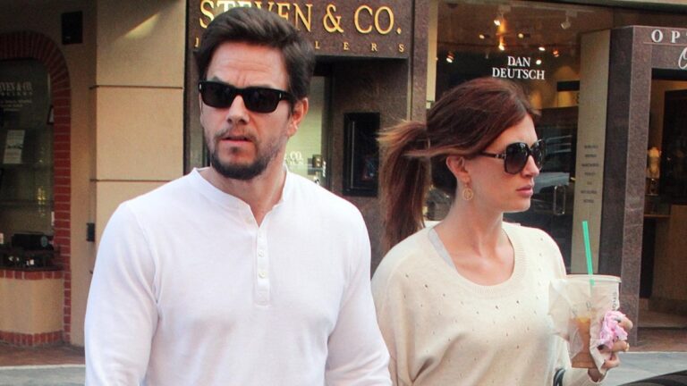 Mark Wahlberg and wife