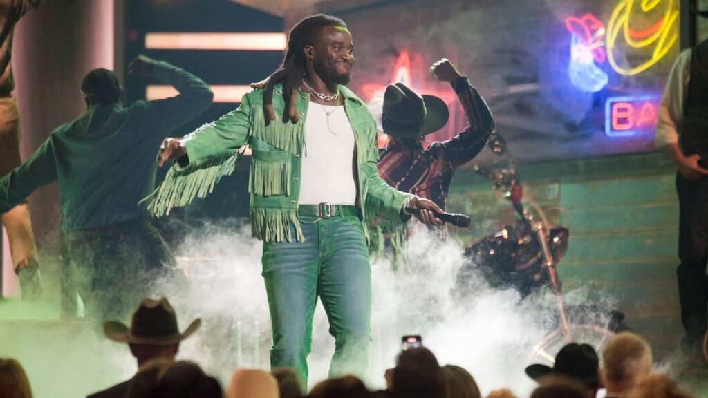 Shaboozey performing at the CMAs.