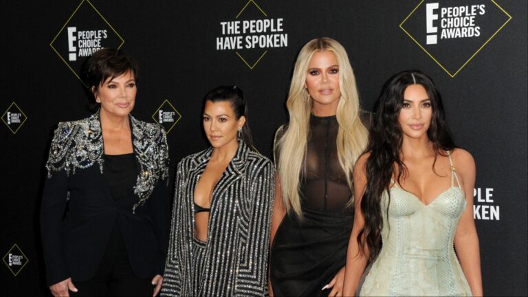 Kris Jenner and her Kardashian children at the 2019 E! People's Choice Awards