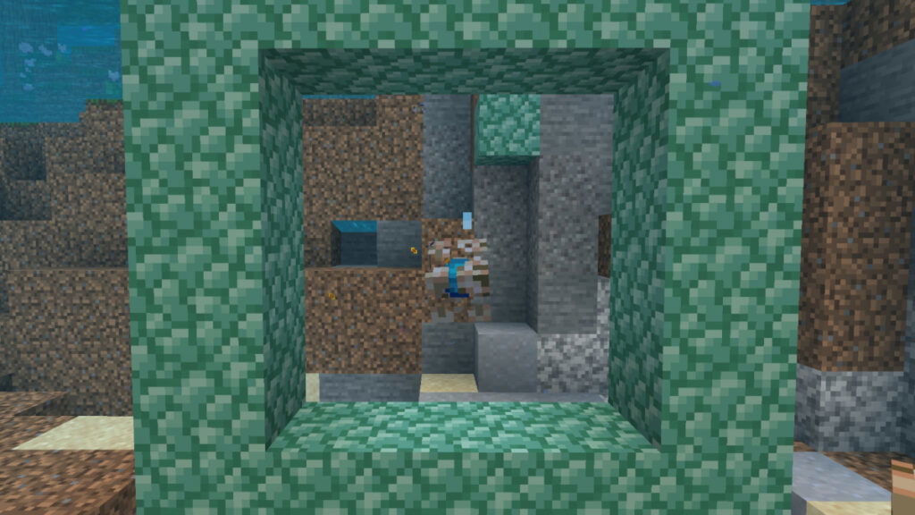 A conduit operational underwater in Minecraft