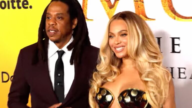 Beyonce and Jay Z on the red carpet.