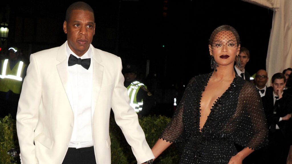 Beyonce and Jay-Z hold hands