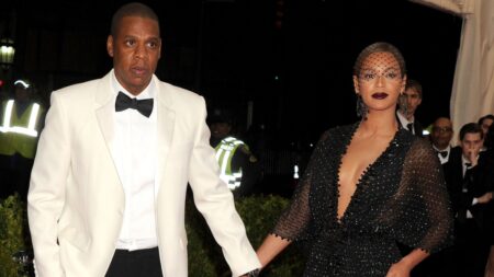 Beyonce and Jay-Z hold hands