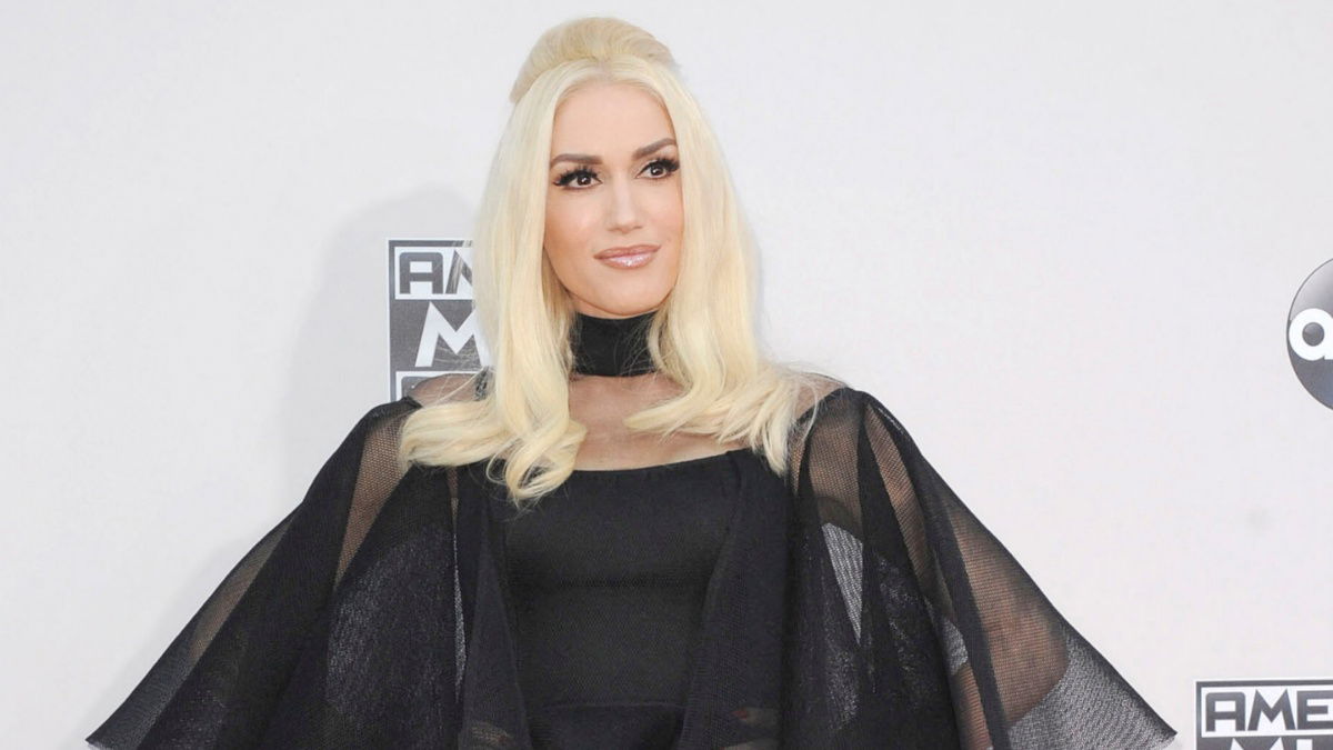 Gwen Stefani Flubs Lyrics and Walks Off Stage To 'Say a Prayer' At The Voice Amid Recent Criticisms: 'She Looked Really, Really Nervous'