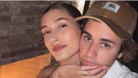 Hailey Bieber - Justin Bieber