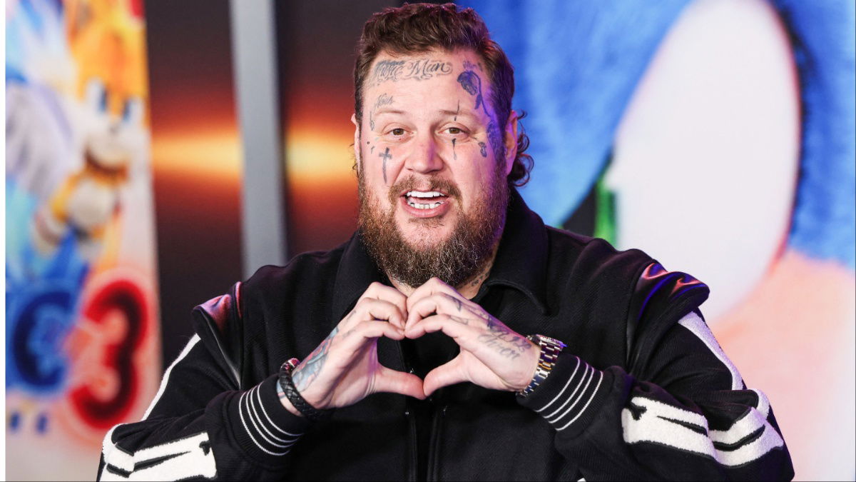 Jelly Roll Vows to Help Machine Gun Kelly and Old Enemy Mend Fences: ‘My Heart is Always to Bring Them Together One Day’