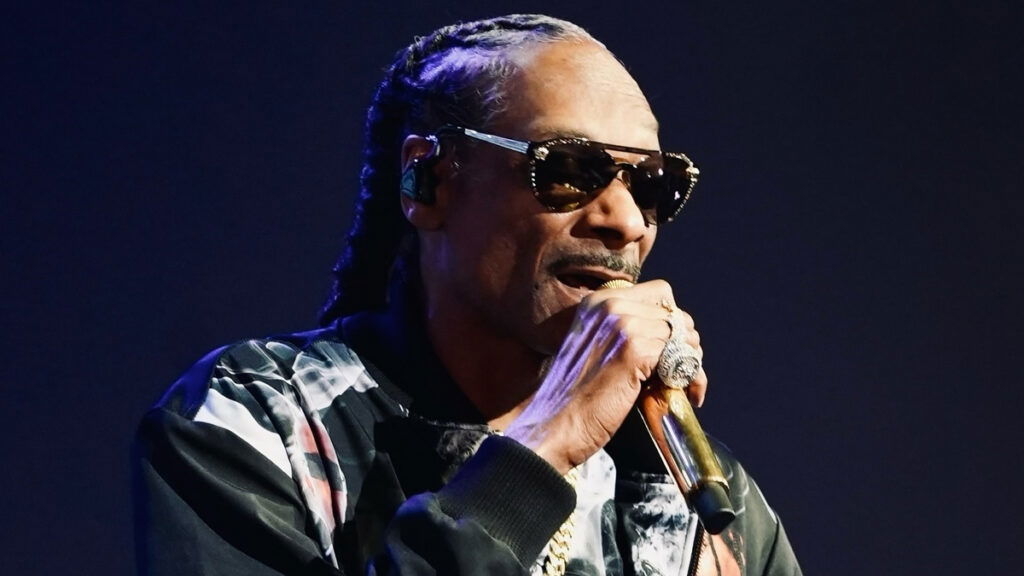 Snoop Dogg shared photo from a stagr performance following Donald Trump's inauguration.