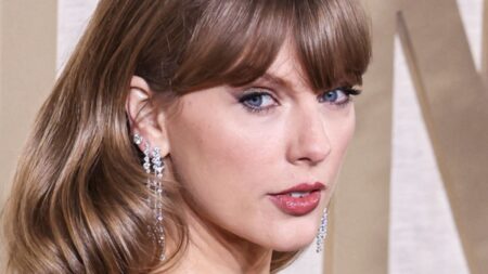 Taylor Swift close up