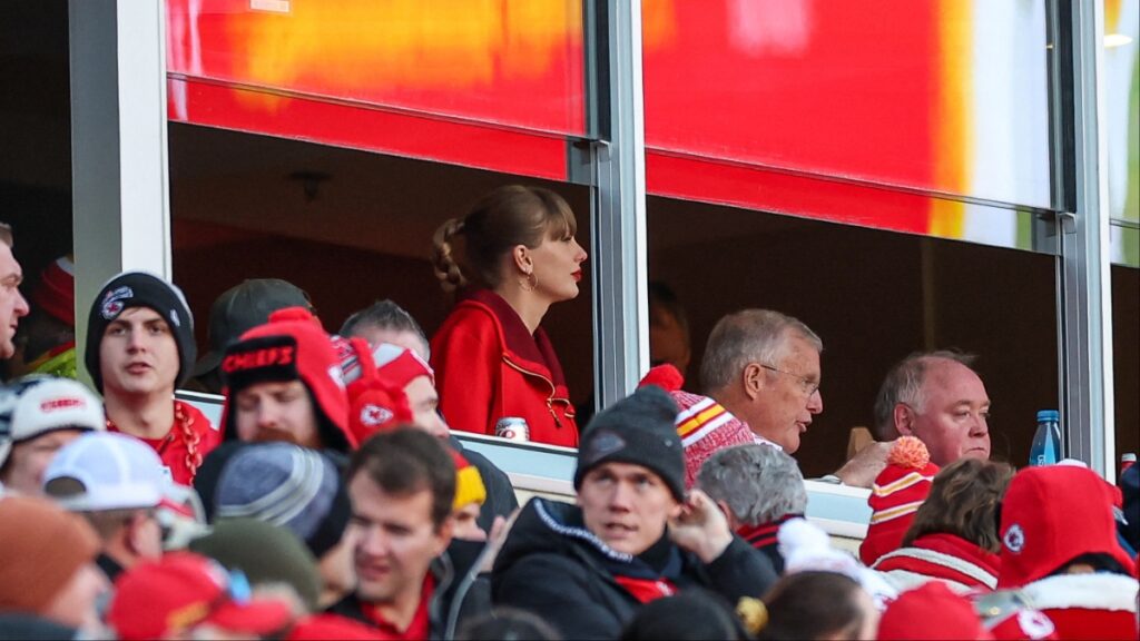 Taylor Swift in Kansas City for Chiefs vs. Raiders