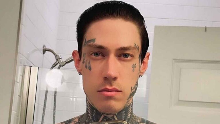 Trace Cyrus, who is the son of Billy Ray Cyrus