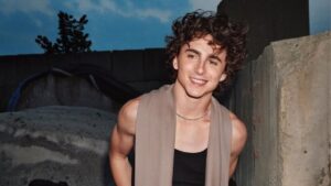 Timothee Chalamet Keeps It 'Professional' After Being Asked 'Totally Disrespectful' Question About Kylie Jenner Relationship