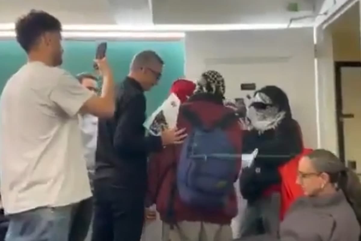 Protesters Interrupt Class at New York’s Columbia University, Get Schooled by Students