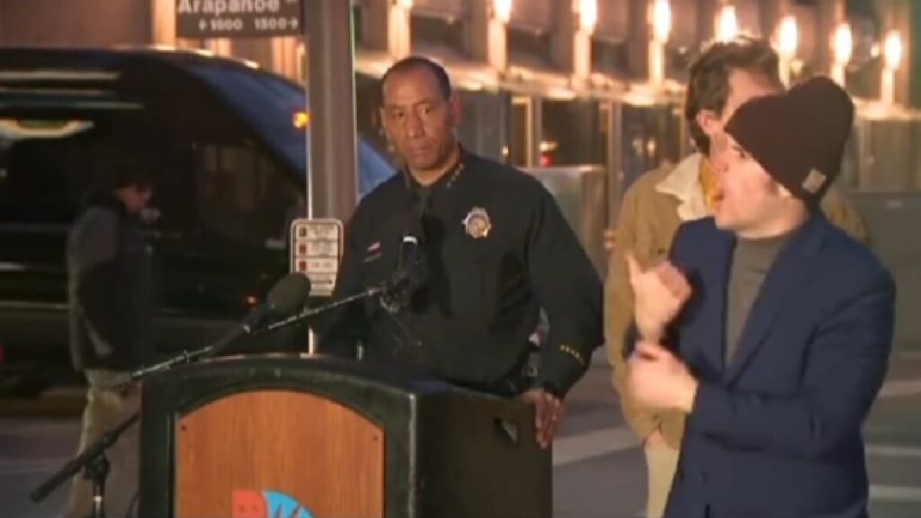 sign language interpreter denver mayor