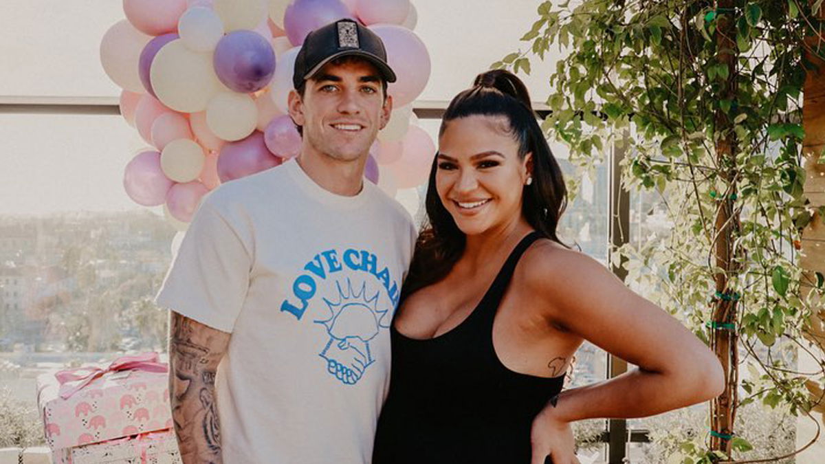 Cassie Praised for ‘Living Her Best Life’ After Third Pregnancy Announcement Amid Diddy’s Mounting Legal Woes