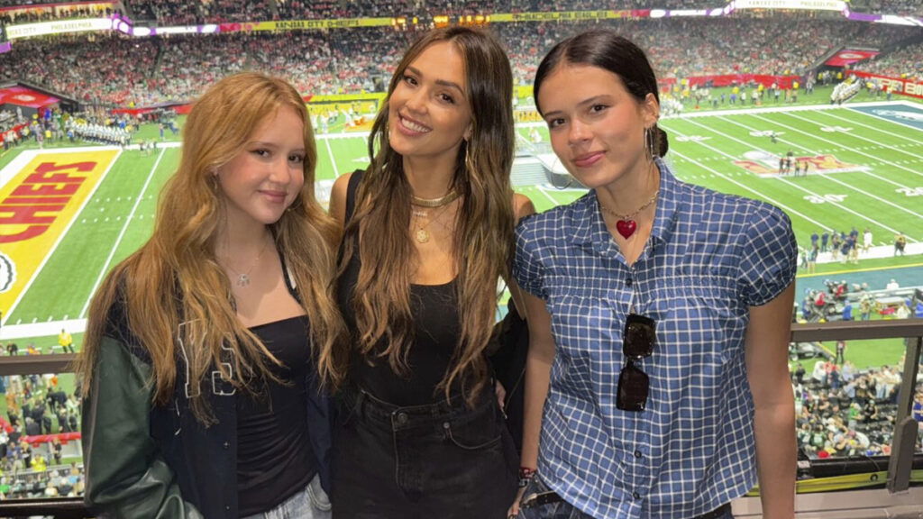 Jessica Alba Enjoys the Super Bowl With Her Girls Amid Divorce